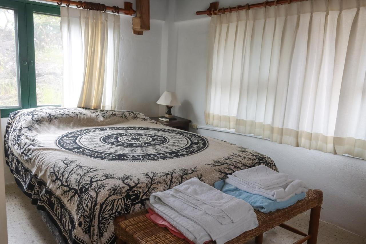 Galapagos Chalet Пуерто Айора Екстериор снимка