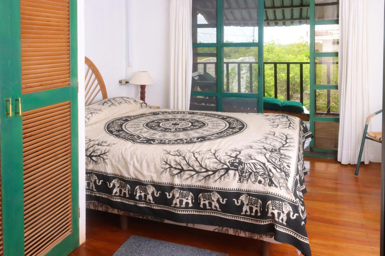 Galapagos Chalet Пуерто Айора Екстериор снимка