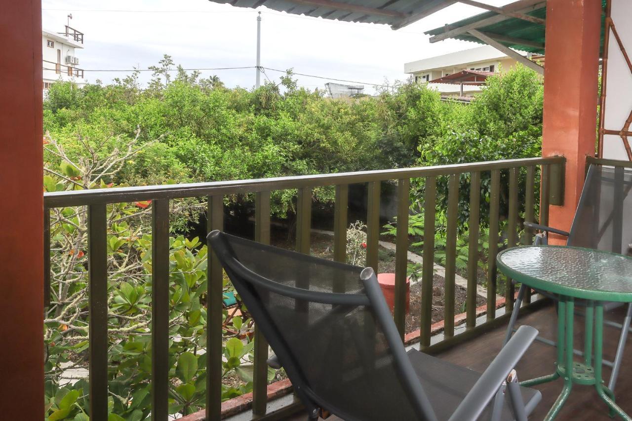 Galapagos Chalet Пуерто Айора Екстериор снимка